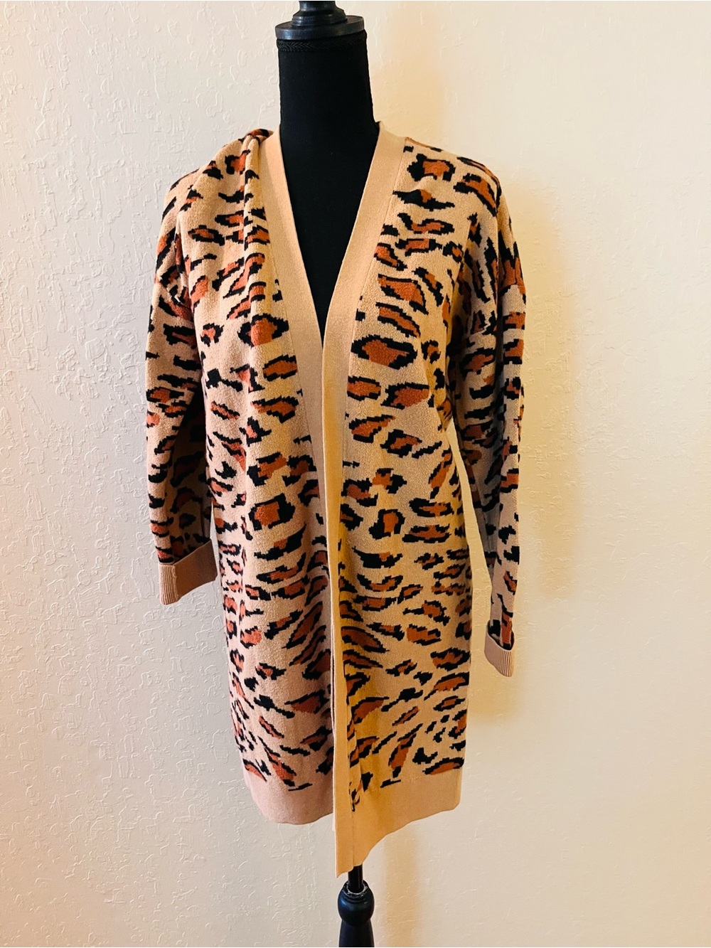 Splendid Beige and Black‎ Leopard-Print Open Cardigan